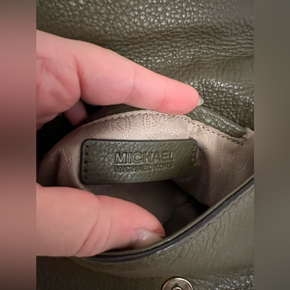 (SOLD) MICHAEL KORS BEDFORD SMALL SADDLE CROSSBODY, BAG - Picture 10 of 11